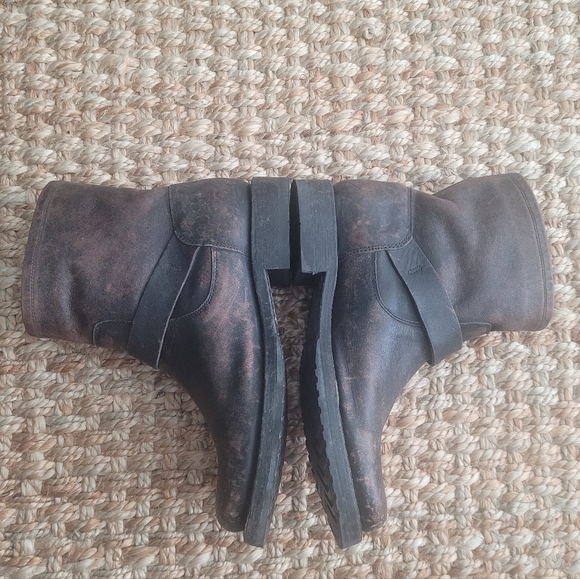 Frye Veronica Brown Distress Leather Ankle Boot with Buckle Size 7 Grunge Biker - Picture 4 of 7